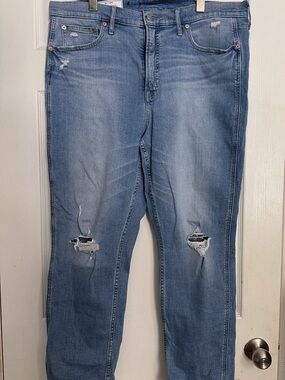 Gap Vintage Slim High Rise Distressed Jeans Light Wash Size 18 / 34R